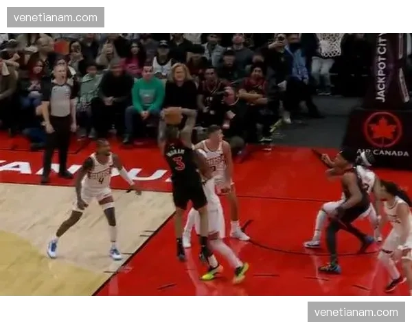 猛龙英格拉姆36分率队逆转 锋线核心关键时刻接管比赛